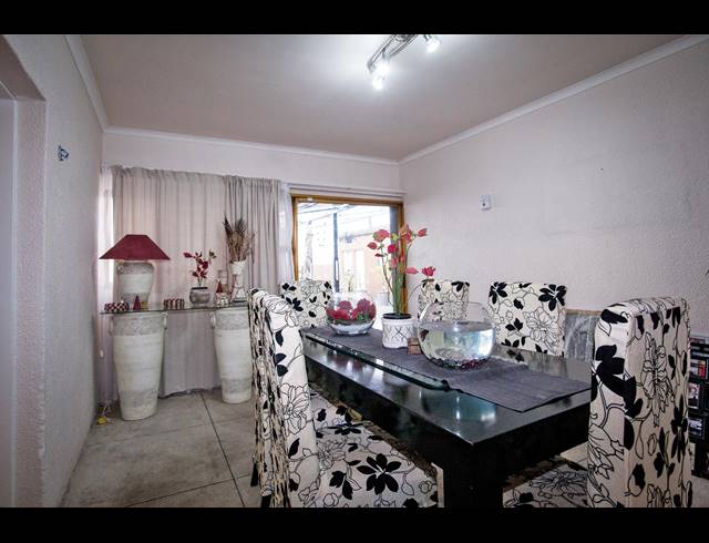 3,196M² BUILDING FOR SALE IN ALBERTON NORTH